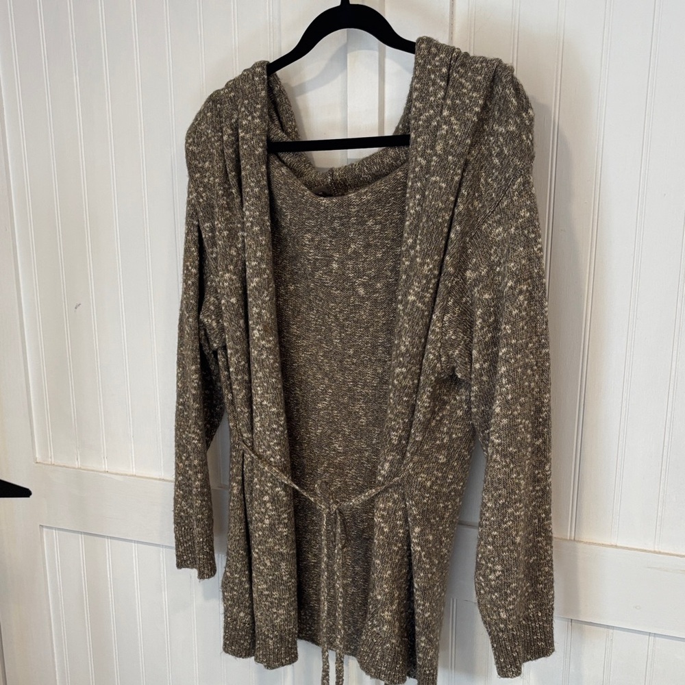 Tommy Bahama green W/metallic gold thread, Knit Cardigan size XL